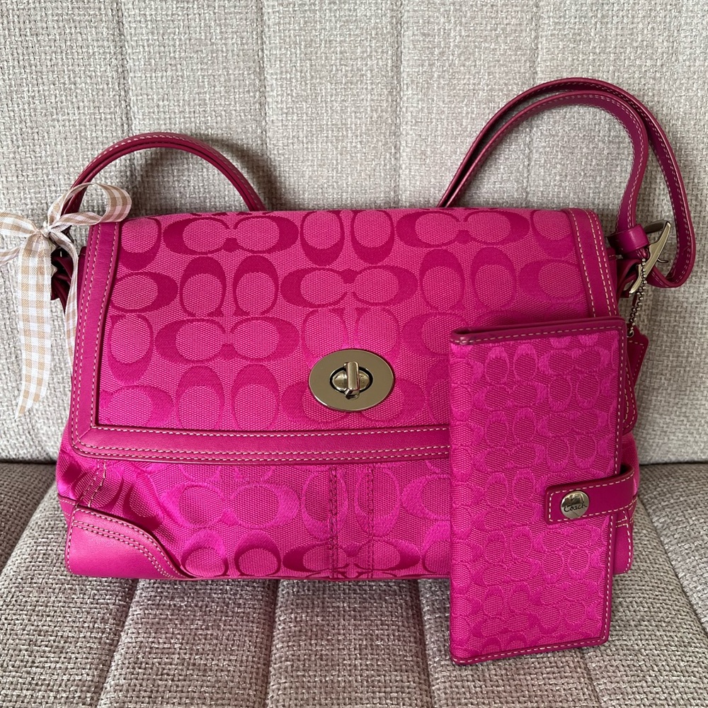 SOLD Y2K Coach Pink Hamptons Signature Canvas and Leather Turnlock Bag w/ wallet